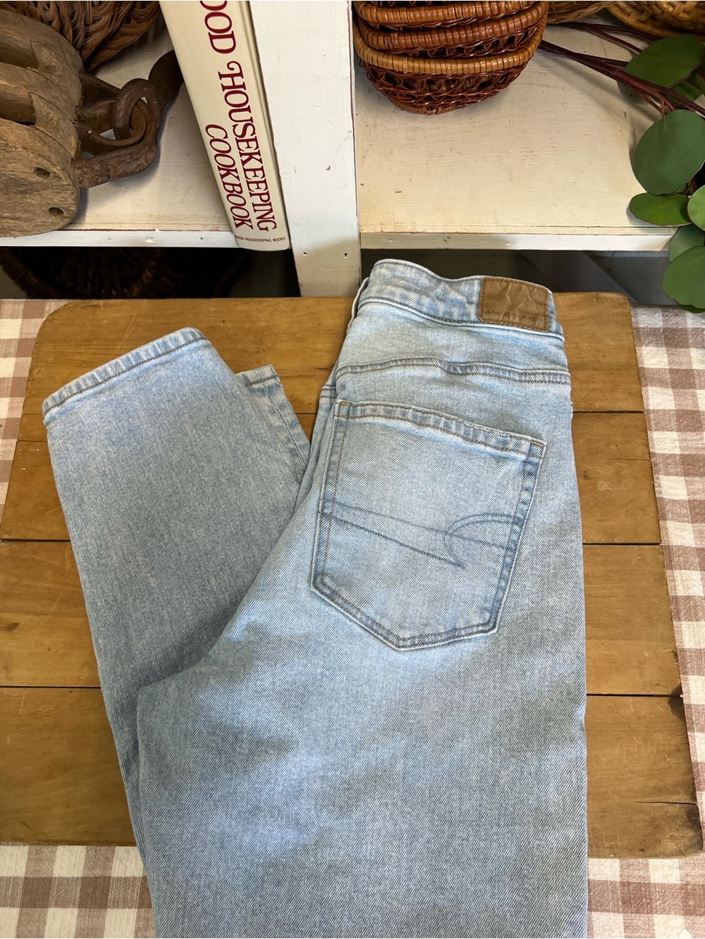 American eagle strigid jeans 6 short